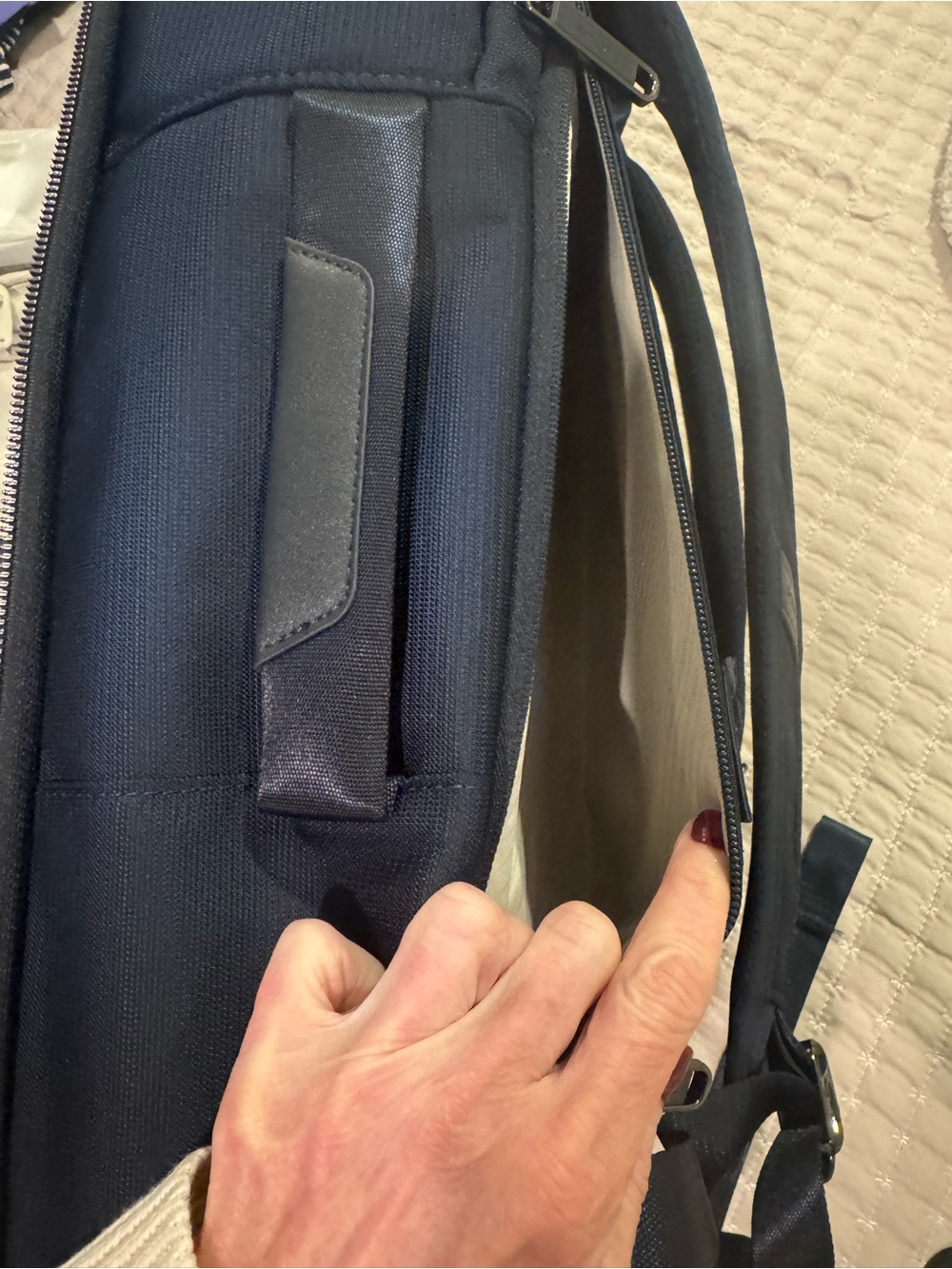 Samsonite NWOT!!! Navy Blue Women's Travel Backpack - Picture 6 of 10